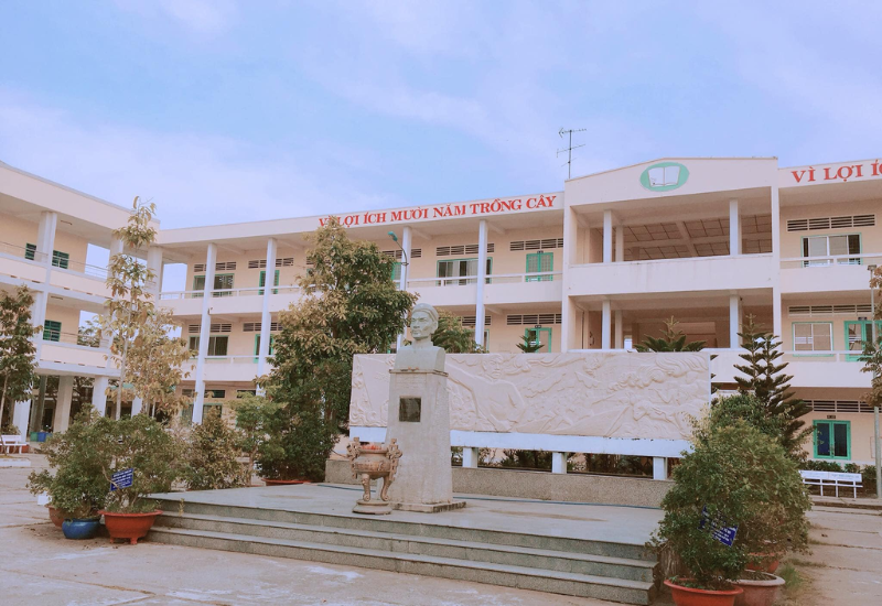 Trường Nguyễn Trung Trực